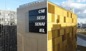 Saneamento, transportes e energia elétrica lideram investimentos privados em infraestrutura em 2025, aponta CNI